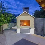 Leandra Near Omis, Private Pool 빌라 Tugare
