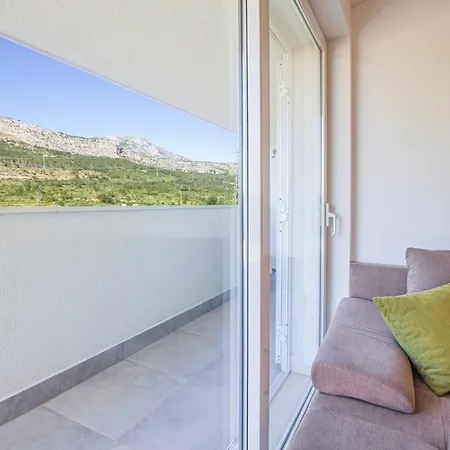 Leandra Near Omis, Private Pool Villa Tugare