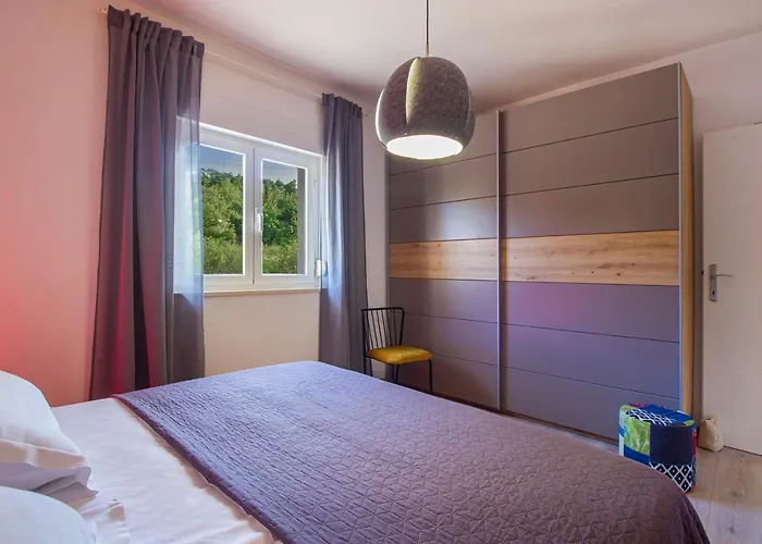 Villa Leandra Near Omis, Private Pool *